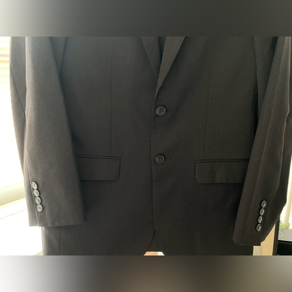 Jos. A. Bank Black Modern Suit Timeless Elegance - Picture 13 of 15